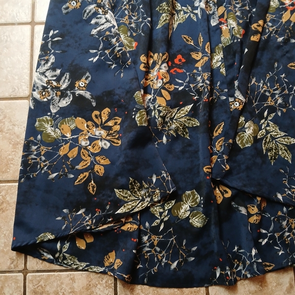 #0209 Women's Blue Floral Design Abaadlw Skirt Size Large w/Pockets - Picture 11 of 15